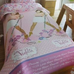 Trapuntino Copriletto Violetta Passion Disney Singolo Una Piazza M868 7 Trapuntino Copriletto Violetta Passion Disney Singolo Una Piazza M868 -Negozio Per Bambini Disney trapuntino copriletto violetta passion disney singolo una piazza m868 1